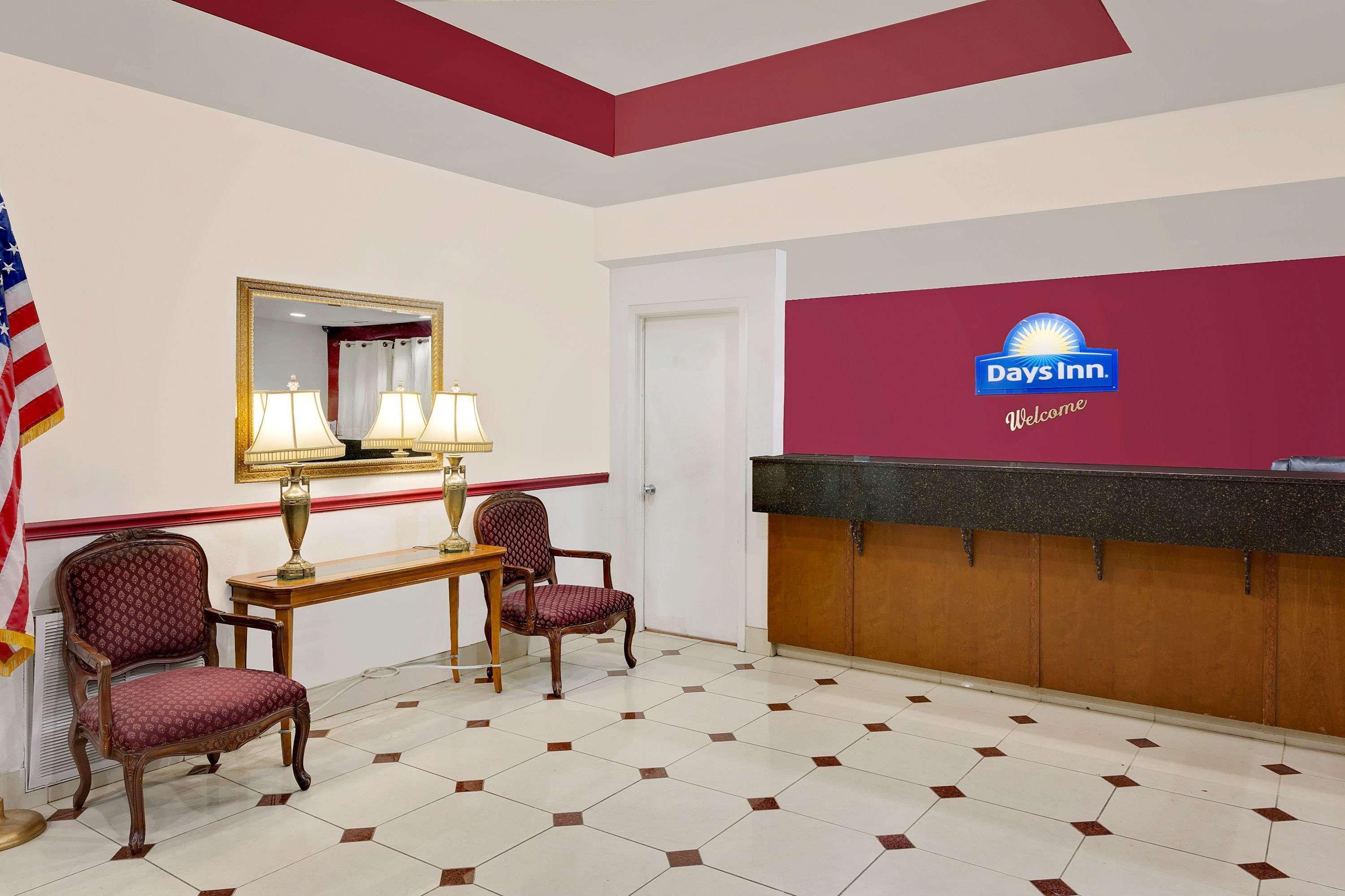 Days Inn & Suites By Wyndham סטארקוויל מראה חיצוני תמונה