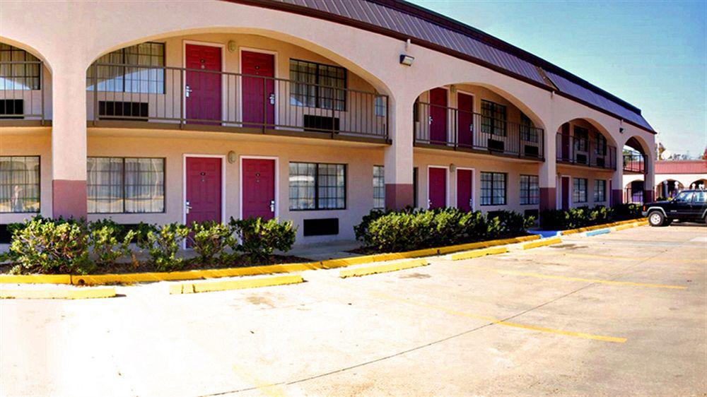 Days Inn & Suites By Wyndham סטארקוויל מראה חיצוני תמונה